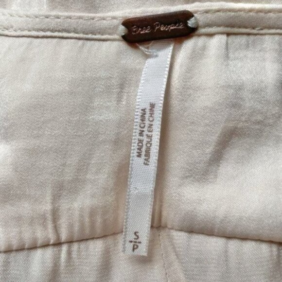 Free People V-Neck Long Sleeve With Rouching Puff Shoulder Pale Peach Women’s S - Picture 7 of 9